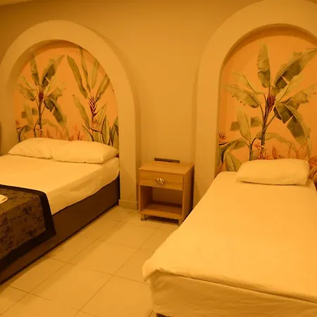 Leon Aparthotel 2*