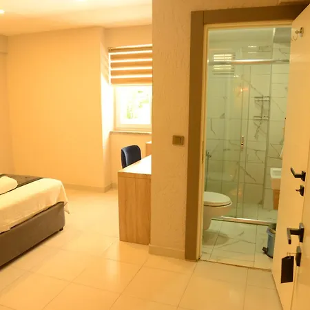 Leon Aparthotel 2*